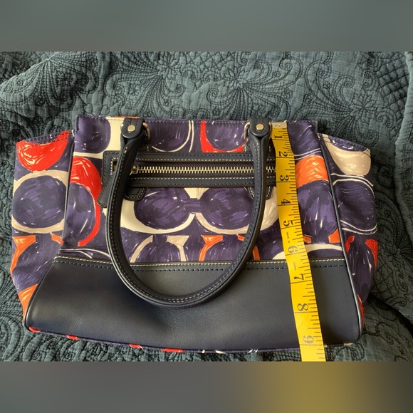 Coach NWT handbag navy/ multi color. - Picture 7 of 8